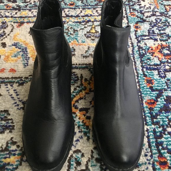 Windsor Smith Black Leather Boots - size 7.5/38.5 - Picture 2 of 5